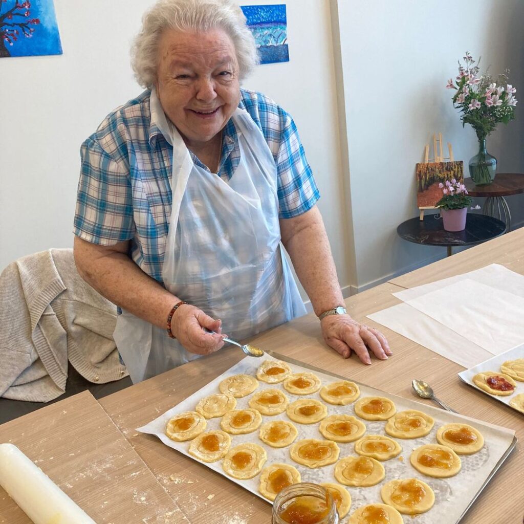 🍪 Atelier cuisine : nos résidents seniors de Boulogne-sur-Mer mettent la main à la pâte !