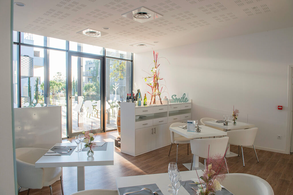 Restaurant à la résidence services seniors Stella à Cenon