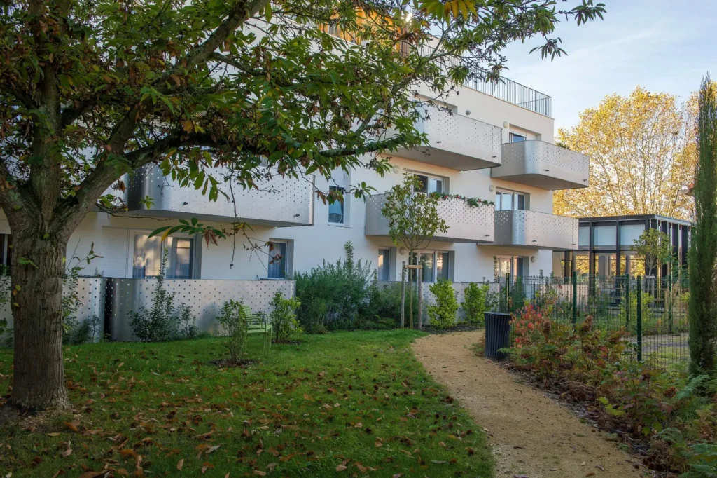 Bâtiment à la résidence services seniors Stella à Cenon