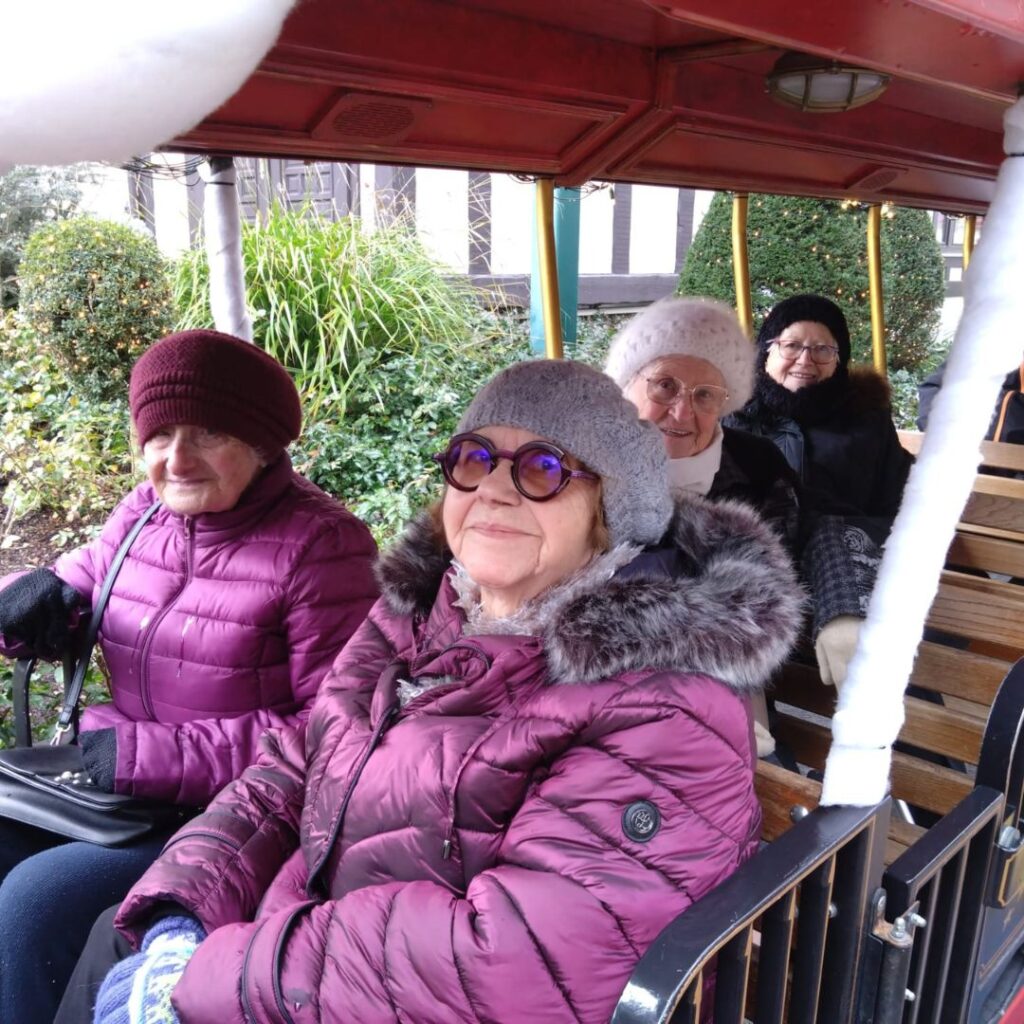 🎢 Une journée exceptionnelle à Europa-Park pour nos résidents seniors 