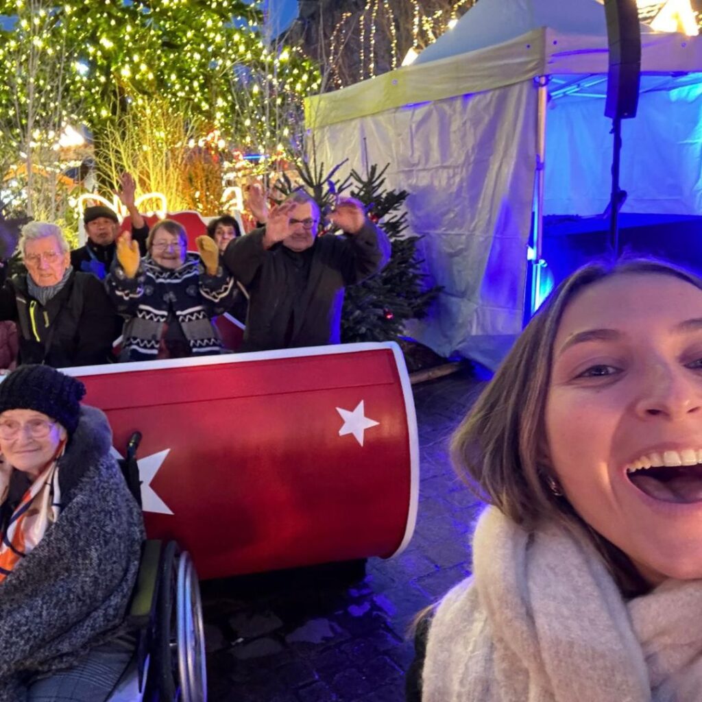 🎄 Sortie au Marché de Noël de Troyes pour nos résidents seniors