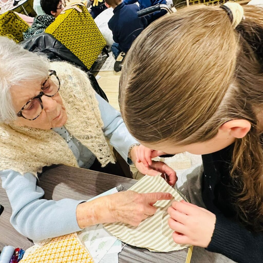 🧵 Création de Poupées Frimousses UNICEF à Mâcon